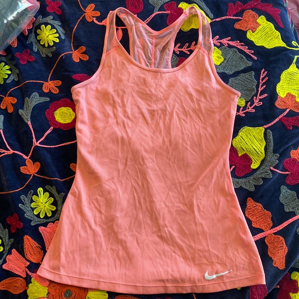 nike xs coral